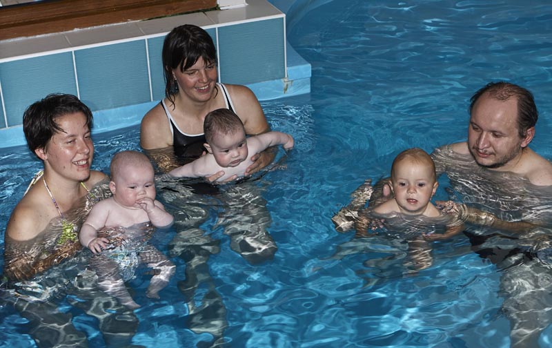 The water temperature of 30 degrees is suitable also for small children
